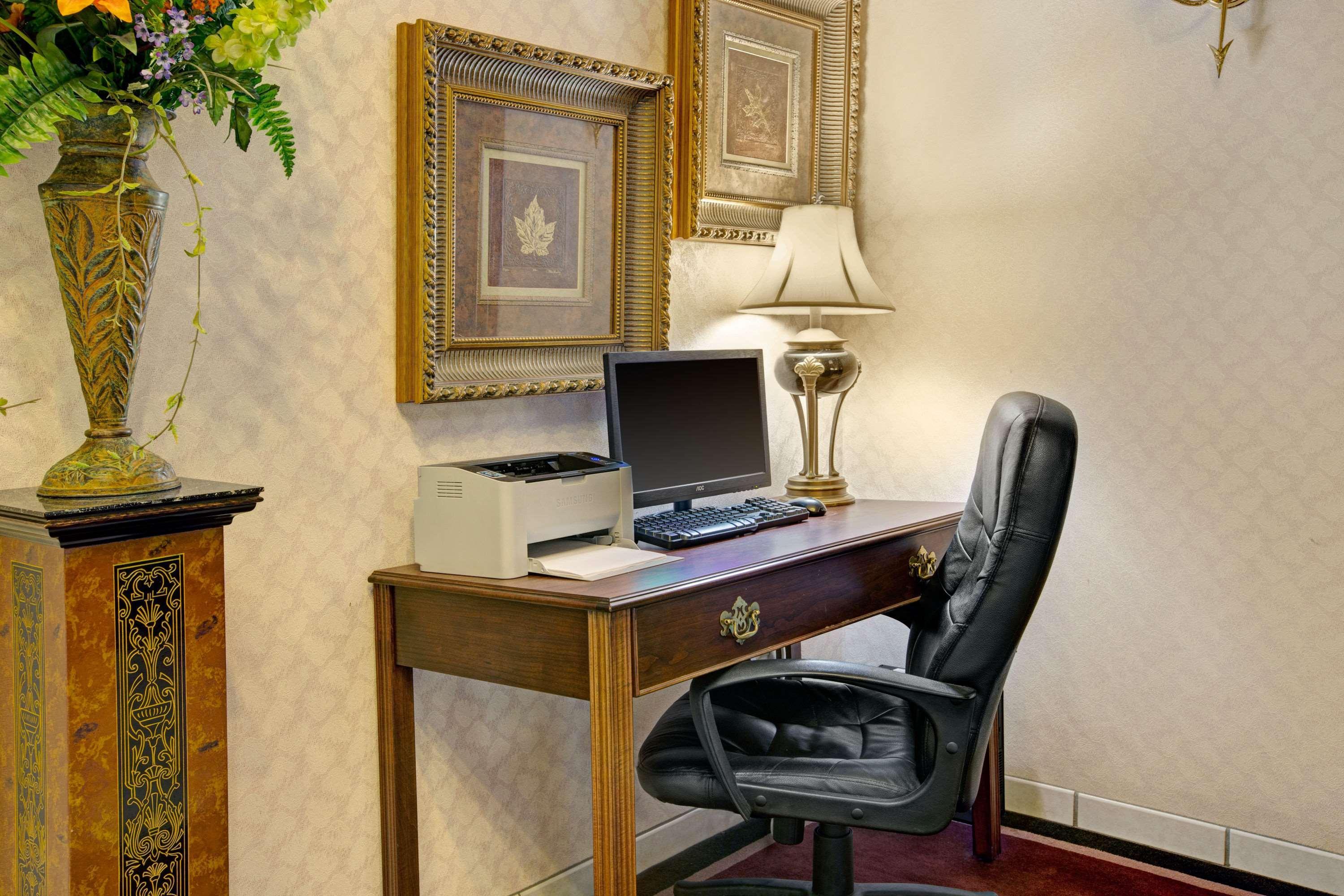 Days Inn & Suites By Wyndham Hickory Εξωτερικό φωτογραφία