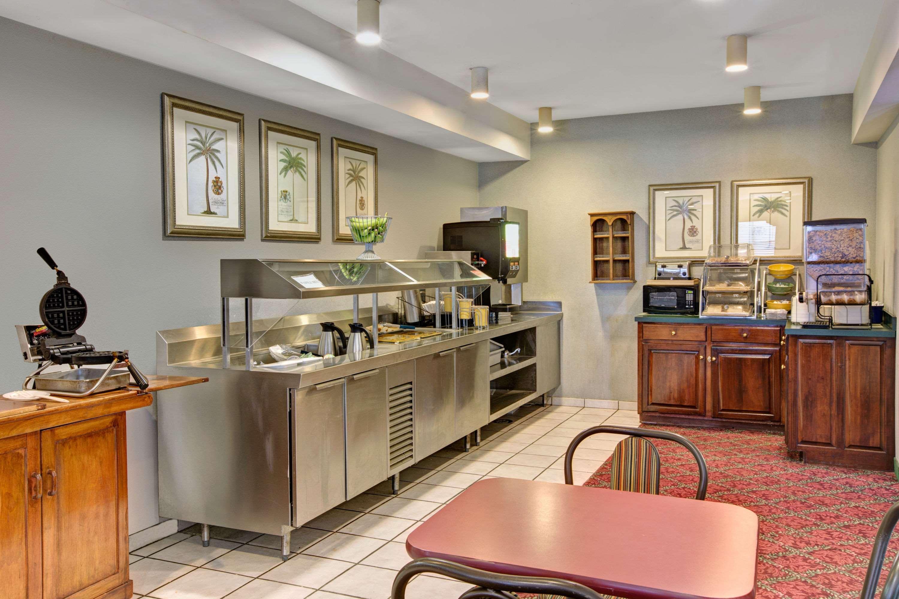 Days Inn & Suites By Wyndham Hickory Εξωτερικό φωτογραφία
