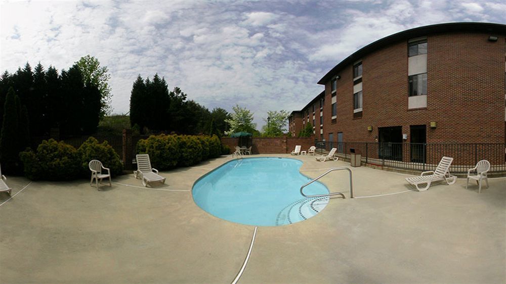 Days Inn & Suites By Wyndham Hickory Εξωτερικό φωτογραφία